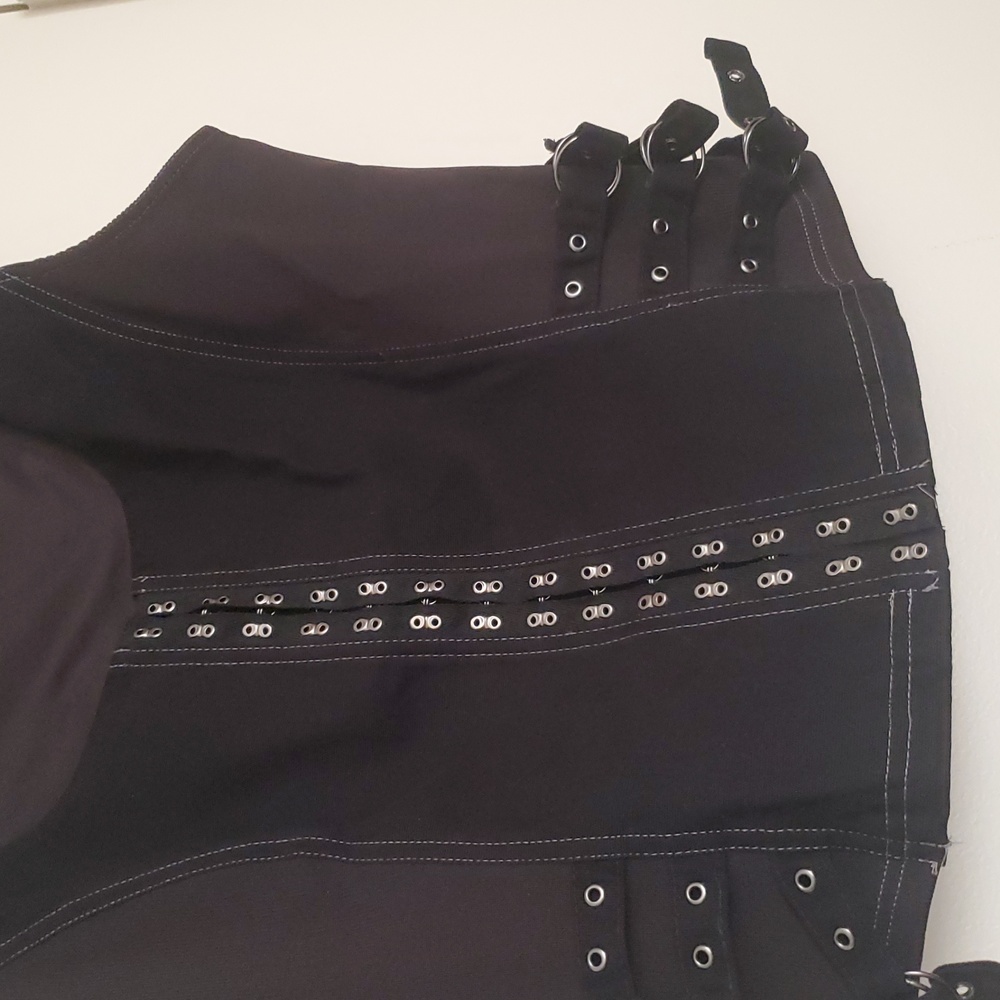 *NWT* Social Collision Black Hook & Eye Sleeveless Tank Top with Buckle Details - Picture 8 of 16